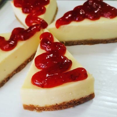 It becomes plain cheescake without the jam.
